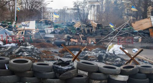 Kyiv sotto attacco: missili russi e incendi in tre distretti